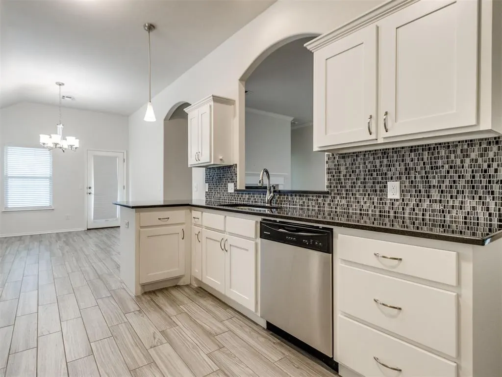 Photo 10 — 712 Windy Lane, Yukon, OK 73099