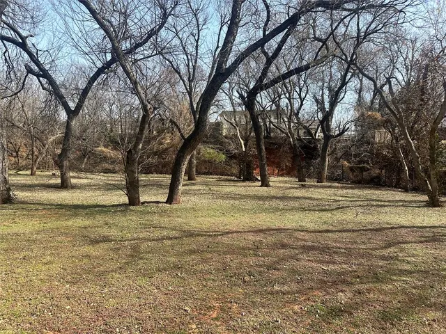Photo 4 — 3400 Twelve Oaks Road, Oklahoma City, OK 73120