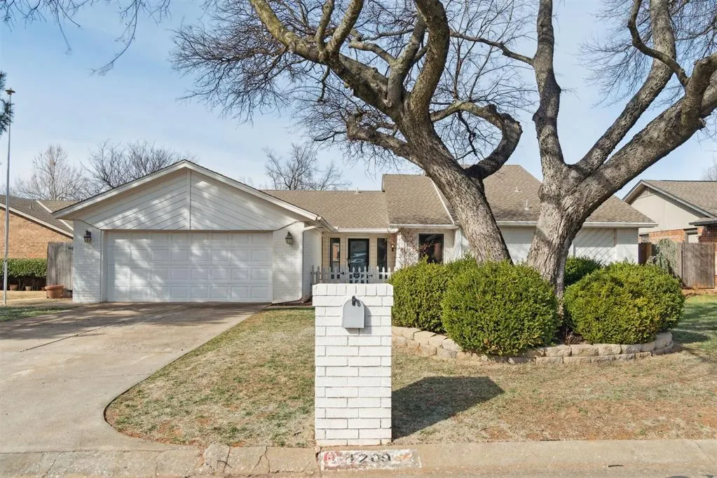 Photo 6 — 4209 Mellow Hill Drive, Oklahoma City, OK 73120