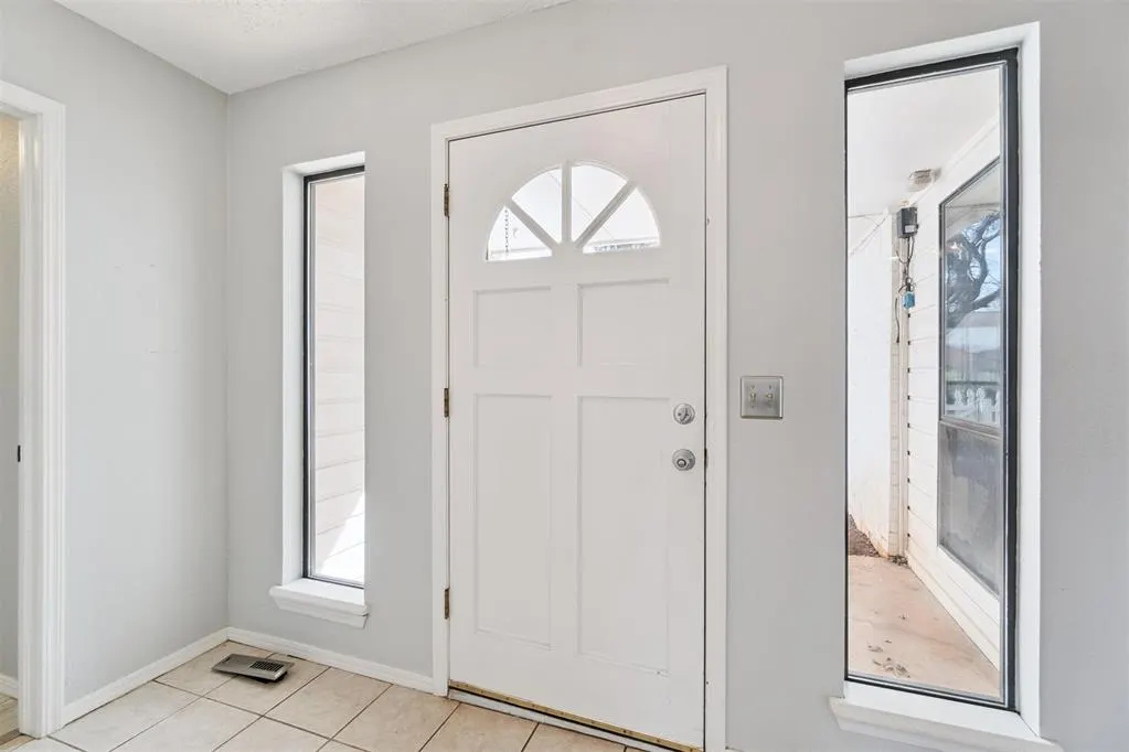 Photo 10 — 4209 Mellow Hill Drive, Oklahoma City, OK 73120