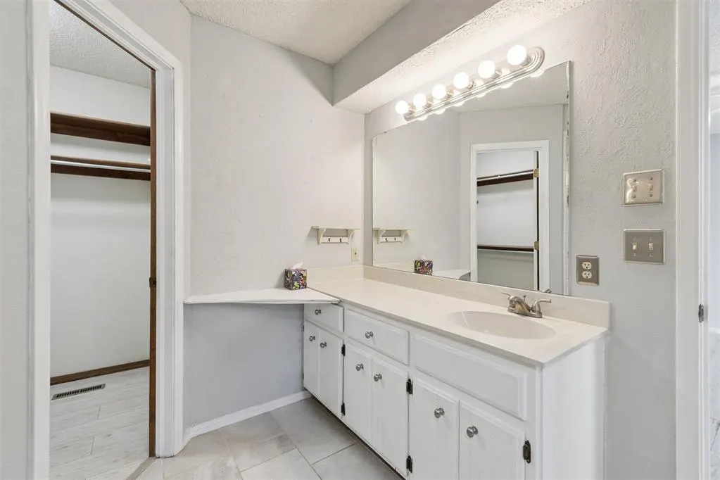 Photo 32 — 4209 Mellow Hill Drive, Oklahoma City, OK 73120