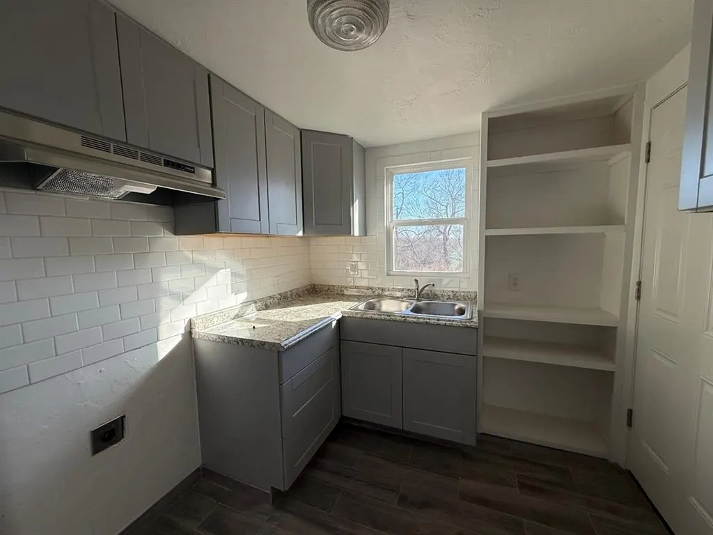 Photo 6 — 4400 NE 16th Terrace, Oklahoma City, OK 73121