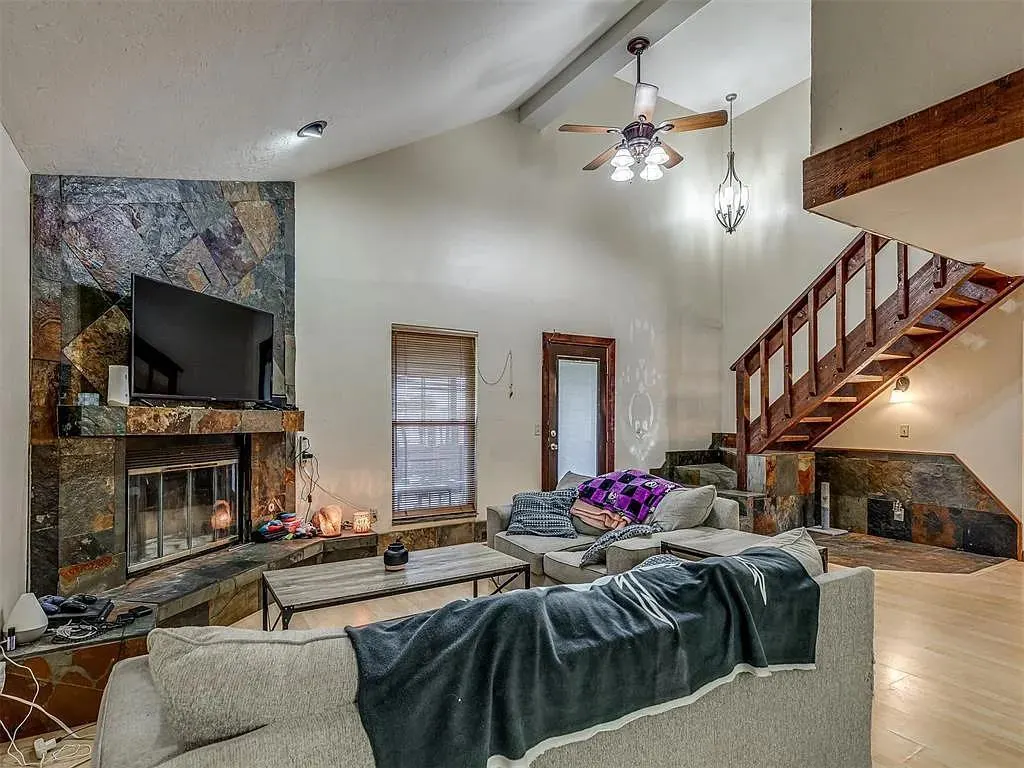 Photo 3 — 813 Lapwing Road, Edmond, OK 73003