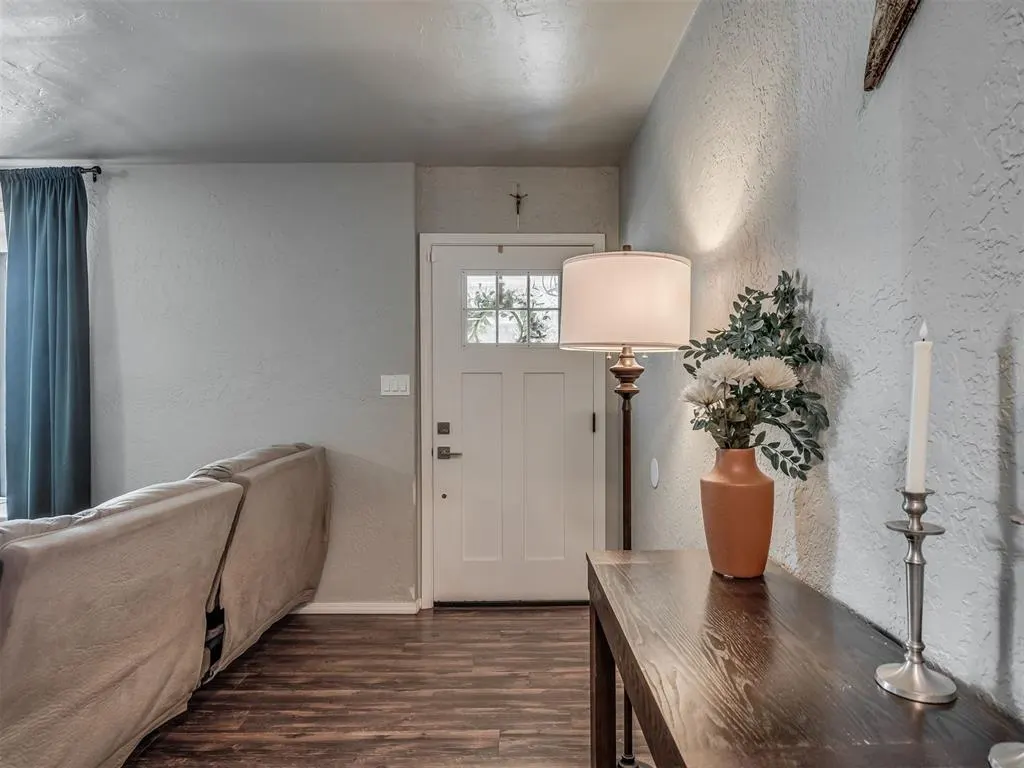 Photo 3 — 5219 N Darwin Circle, Norman, OK 73026