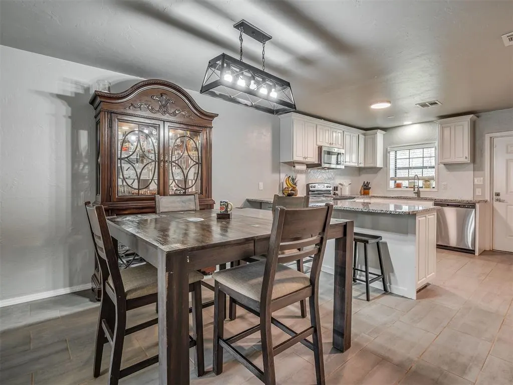 Photo 11 — 5219 N Darwin Circle, Norman, OK 73026