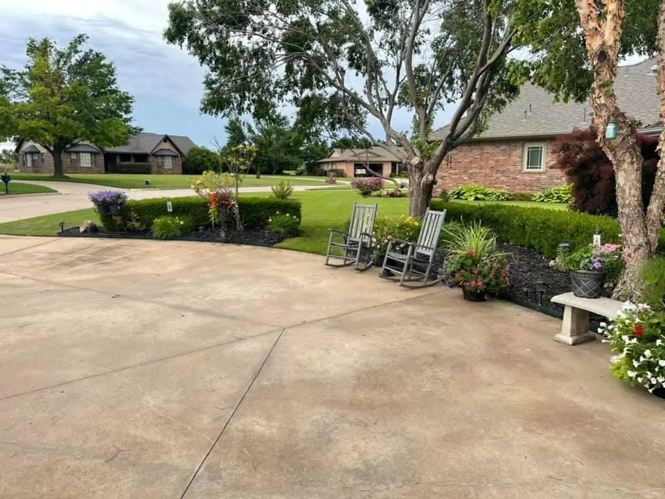Photo 3 — 2210 Lakewood Drive, Chickasha, OK 73018