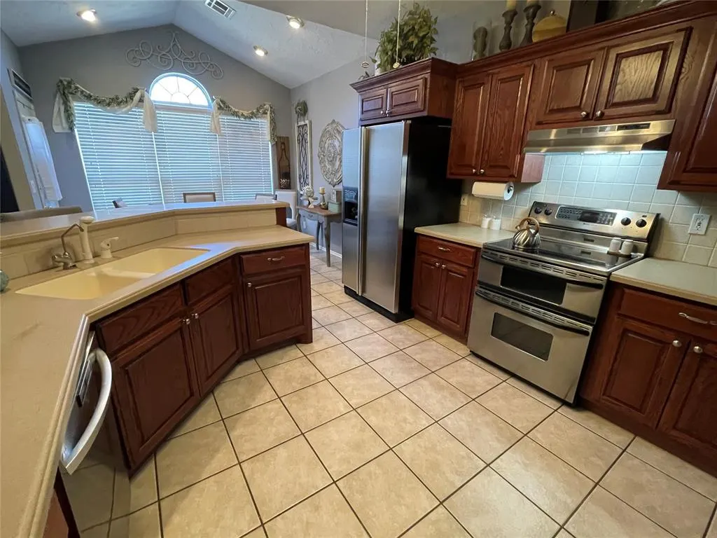 Photo 13 — 2210 Lakewood Drive, Chickasha, OK 73018