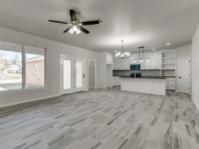 Photo 8 — 1509 NE 7 Street B, Oklahoma City, OK 73117
