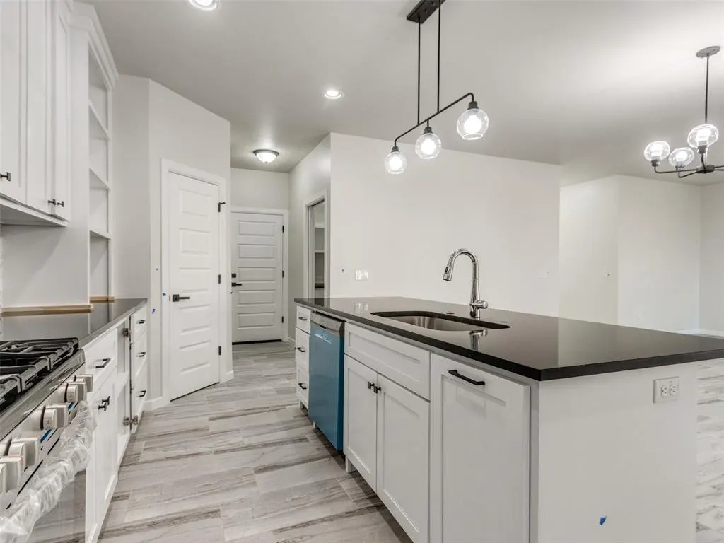 Photo 13 — 1509 NE 7 Street B, Oklahoma City, OK 73117