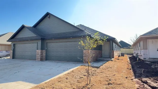 Photo 2 — 1206 NW 113TH Street, Oklahoma City, OK 73114