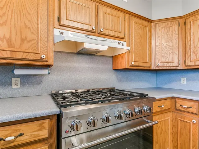 Photo 7 — 328 E Van Buren Street, Crescent, OK 73028