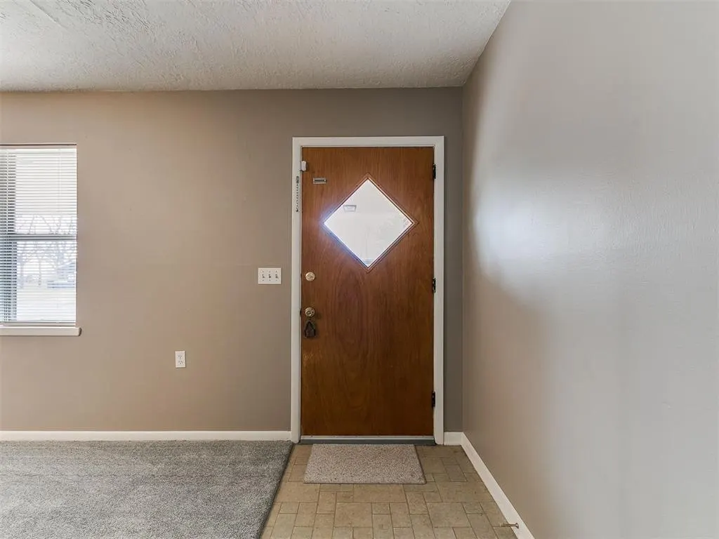 Photo 8 — 328 E Van Buren Street, Crescent, OK 73028