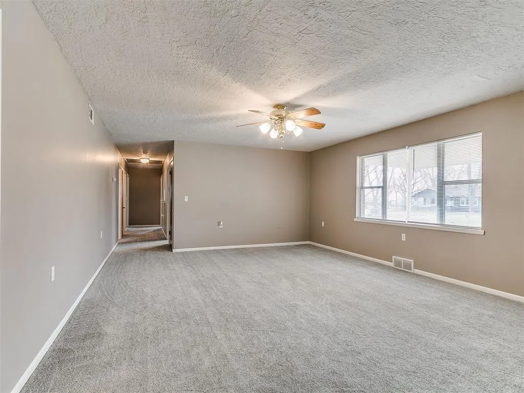 Photo 9 — 328 E Van Buren Street, Crescent, OK 73028