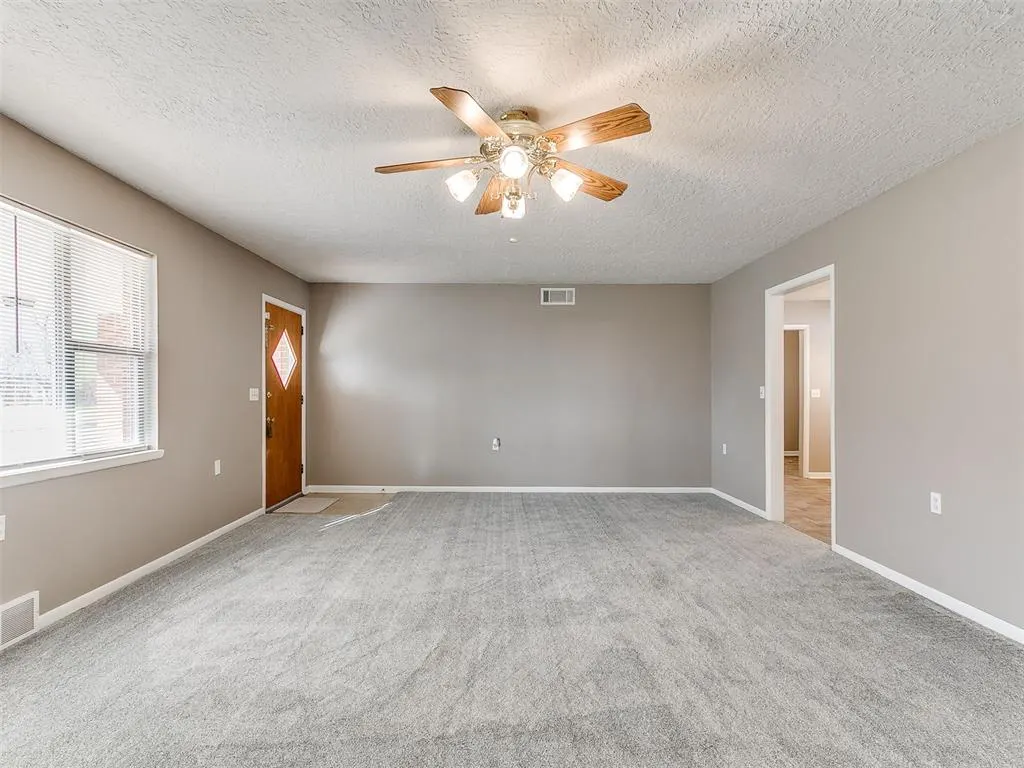 Photo 10 — 328 E Van Buren Street, Crescent, OK 73028