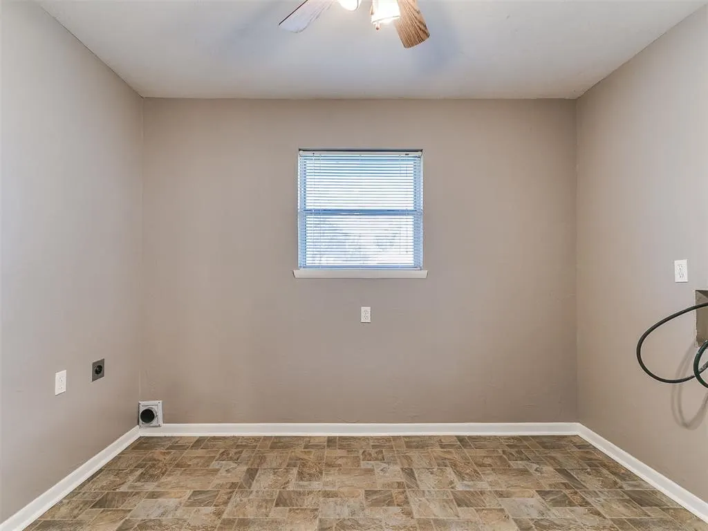 Photo 20 — 328 E Van Buren Street, Crescent, OK 73028