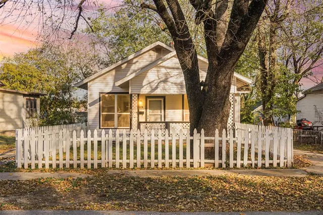 Front exterior — 907 N McKinley Avenue, Shawnee, OK 74801