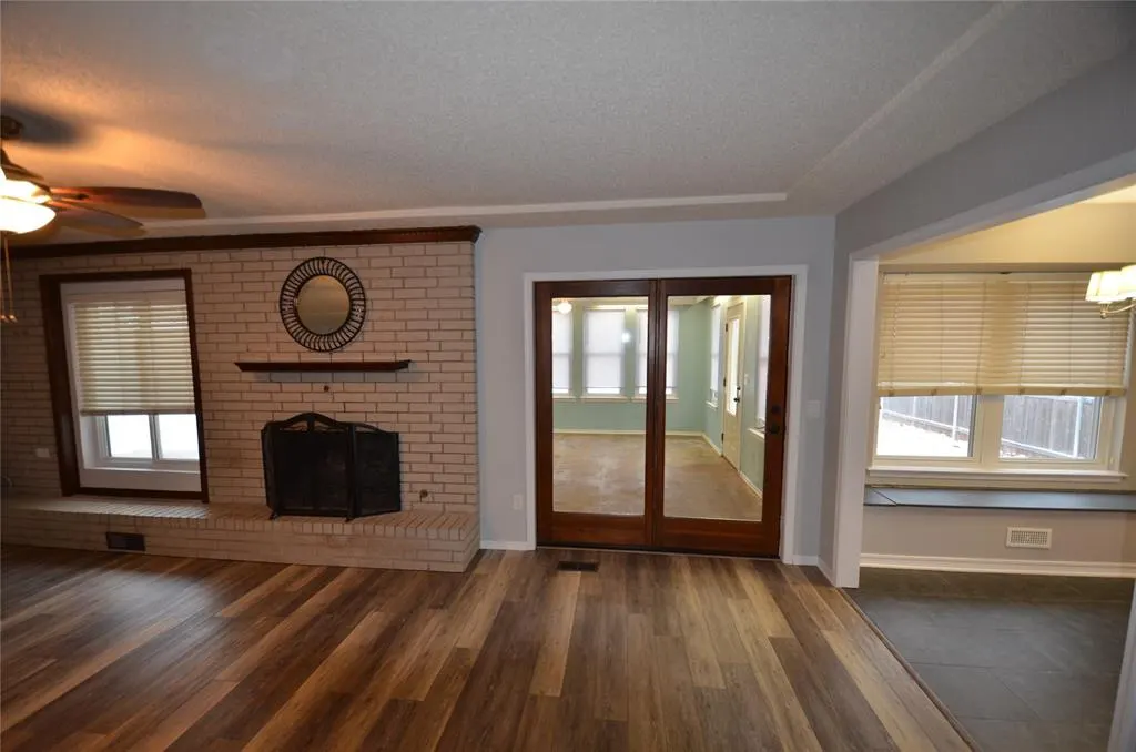 Photo 3 — 1212 Val Genes Road, Edmond, OK 73003