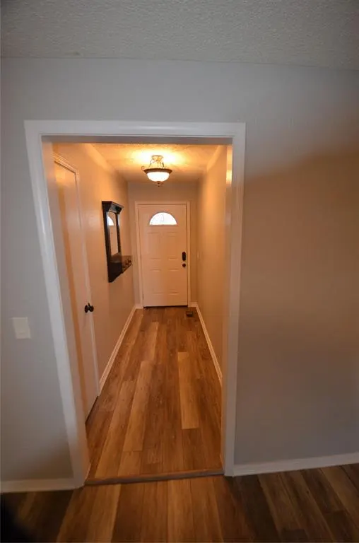 Photo 5 — 1212 Val Genes Road, Edmond, OK 73003