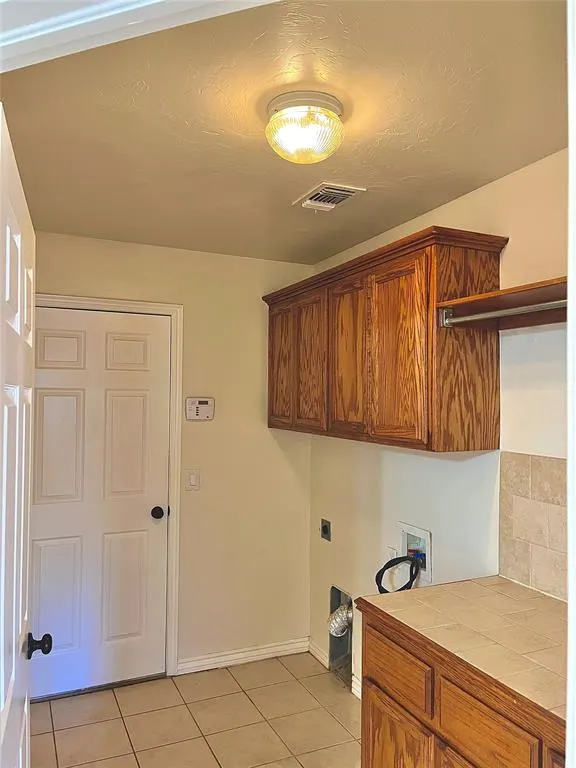 Photo 8 — 929 Eagle Cliff Drive, Norman, OK 73072