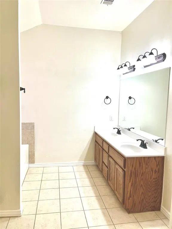 Photo 18 — 929 Eagle Cliff Drive, Norman, OK 73072