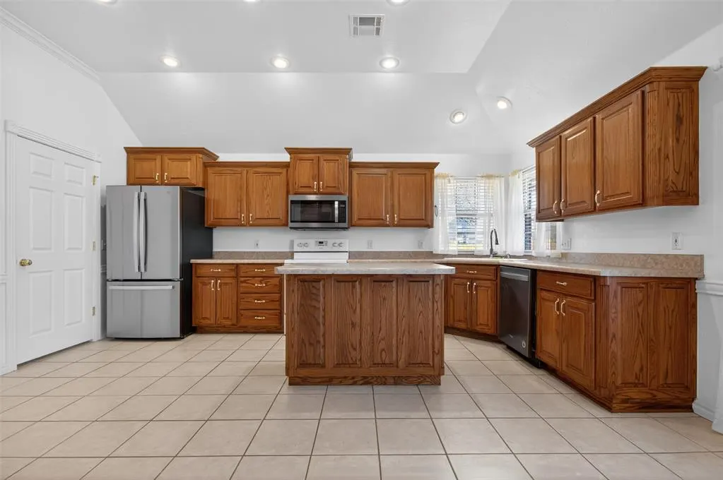 Photo 11 — 2885 NW 16th Street, Newcastle, OK 73065