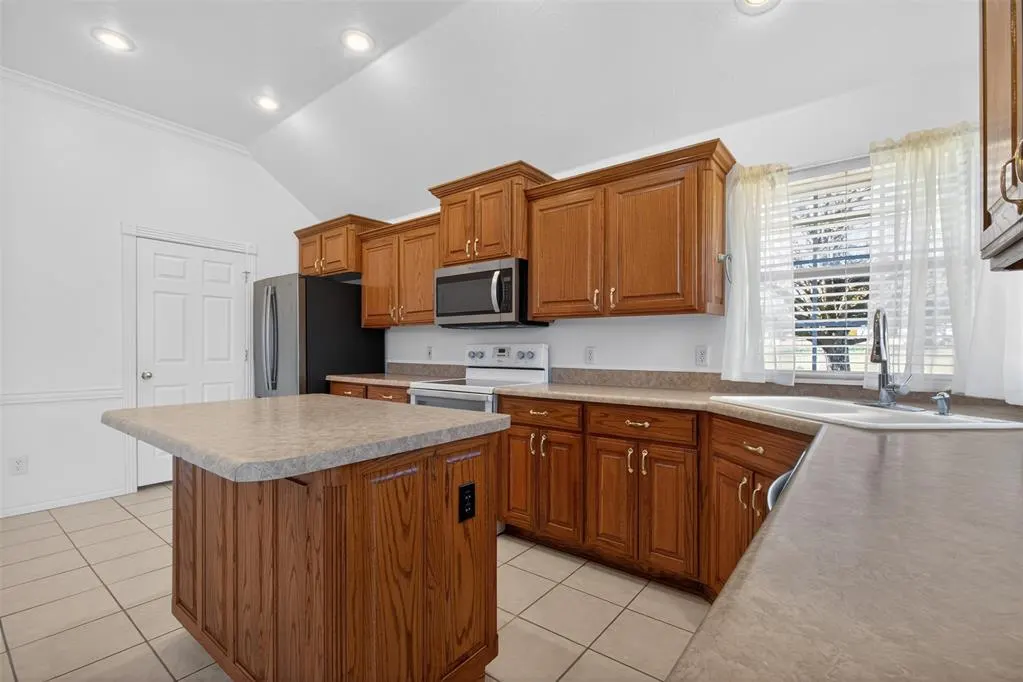 Photo 12 — 2885 NW 16th Street, Newcastle, OK 73065