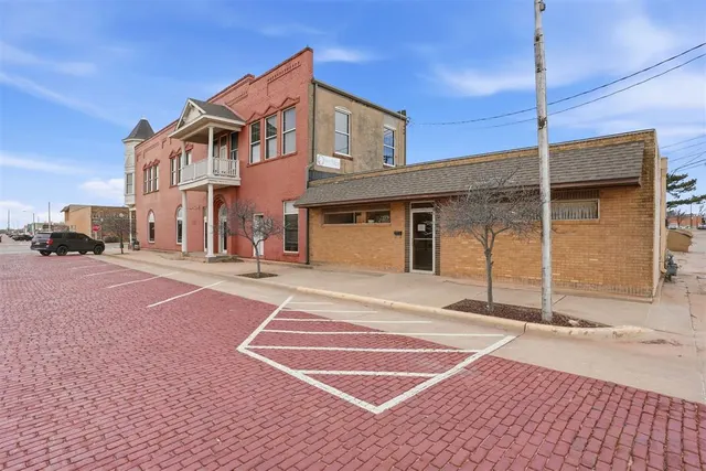 Front exterior — 115 N Jefferson Avenue, Elk City, OK 73644