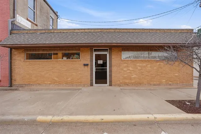 Photo 3 — 115 N Jefferson Avenue, Elk City, OK 73644