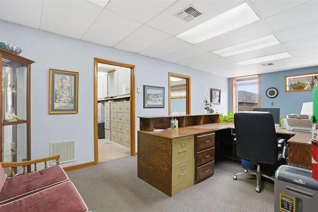 Photo 9 — 115 N Jefferson Avenue, Elk City, OK 73644
