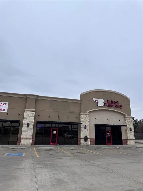 Photo 2 — 10717 N May Avenue C, Oklahoma City, OK 73120