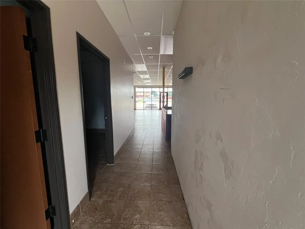 Photo 5 — 10717 N May Avenue C, Oklahoma City, OK 73120