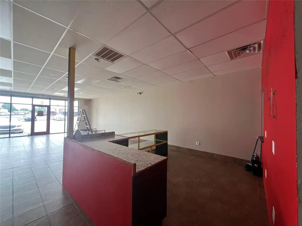 Photo 6 — 10717 N May Avenue C, Oklahoma City, OK 73120