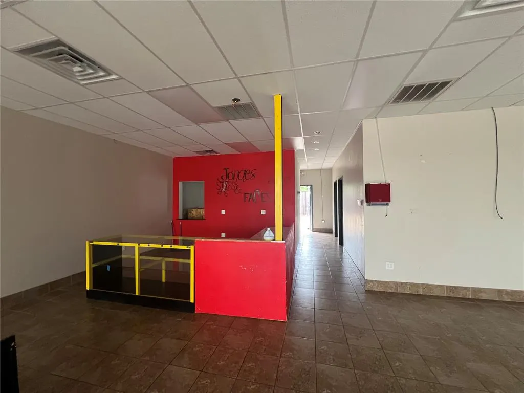 Photo 7 — 10717 N May Avenue C, Oklahoma City, OK 73120