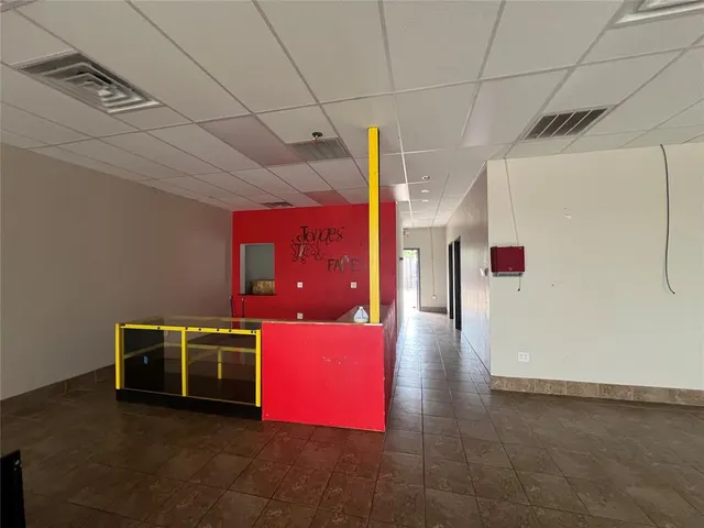 Photo 7 — 10717 N May Avenue C, Oklahoma City, OK 73120