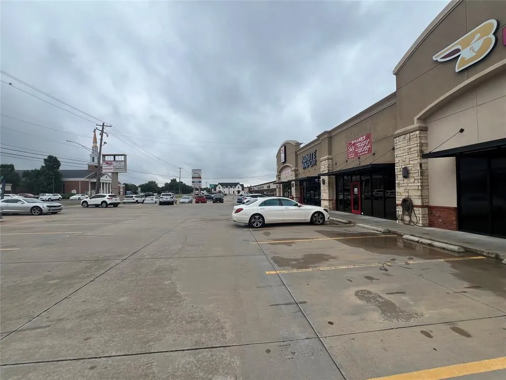 Photo 28 — 10717 N May Avenue C, Oklahoma City, OK 73120
