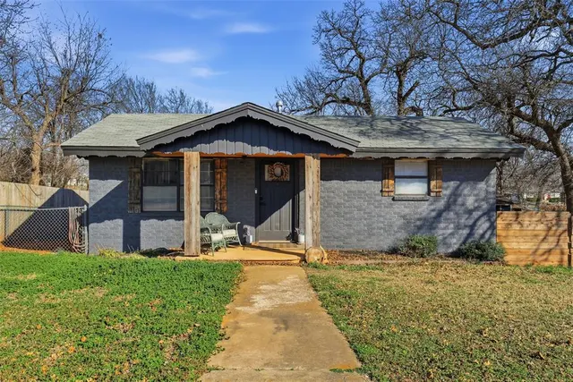 Photo 2 — 306 S Main Street, Blanchard, OK 73010
