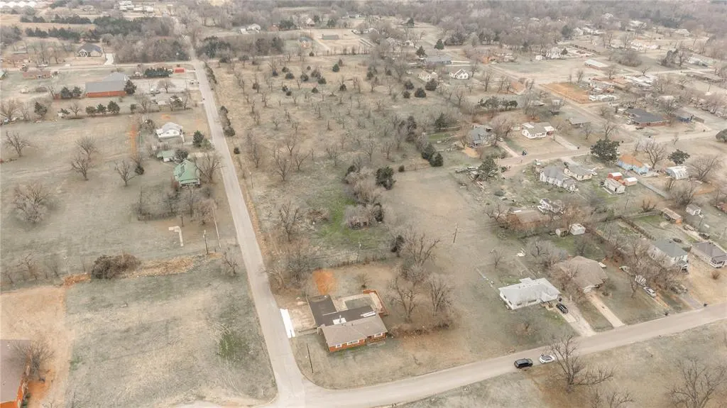 Photo 3 — 1923 E Perkins Avenue, Guthrie, OK 73044