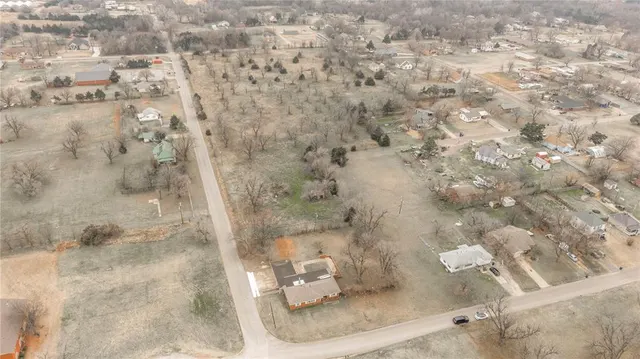 Photo 3 — 1923 E Perkins Avenue, Guthrie, OK 73044