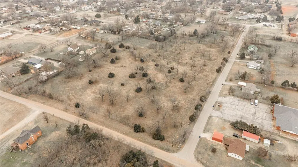 Photo 9 — 1923 E Perkins Avenue, Guthrie, OK 73044