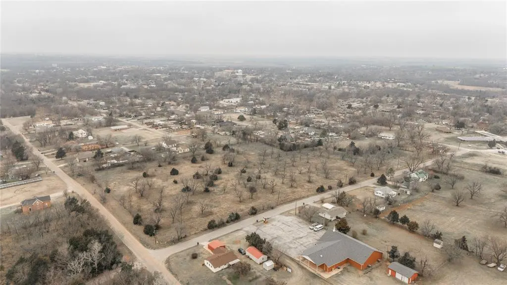 Photo 16 — 1923 E Perkins Avenue, Guthrie, OK 73044