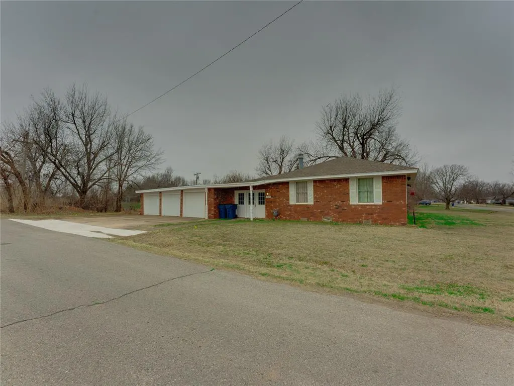 Photo 26 — 1923 E Perkins Avenue, Guthrie, OK 73044