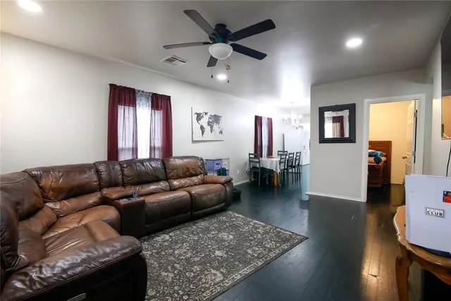 Photo 5 — 216 SE 40th Street, Oklahoma City, OK 73129