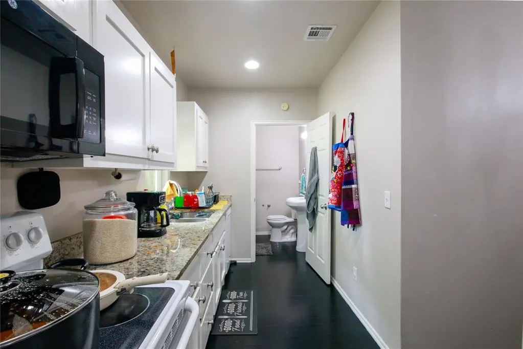 Photo 9 — 216 SE 40th Street, Oklahoma City, OK 73129
