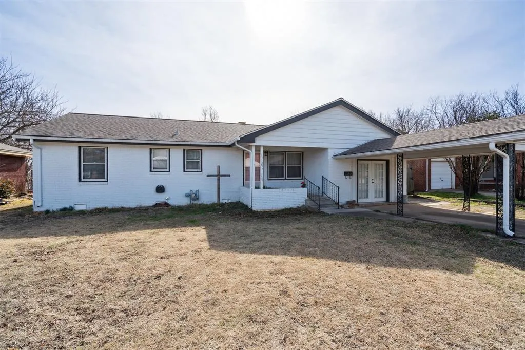 Front exterior — 1716 S Walnut Street, Pauls Valley, OK 73075