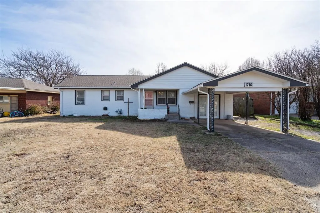 Photo 2 — 1716 S Walnut Street, Pauls Valley, OK 73075
