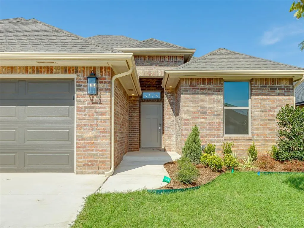 Photo 4 — 5013 Vine Cliff Road, Mustang, OK 73064