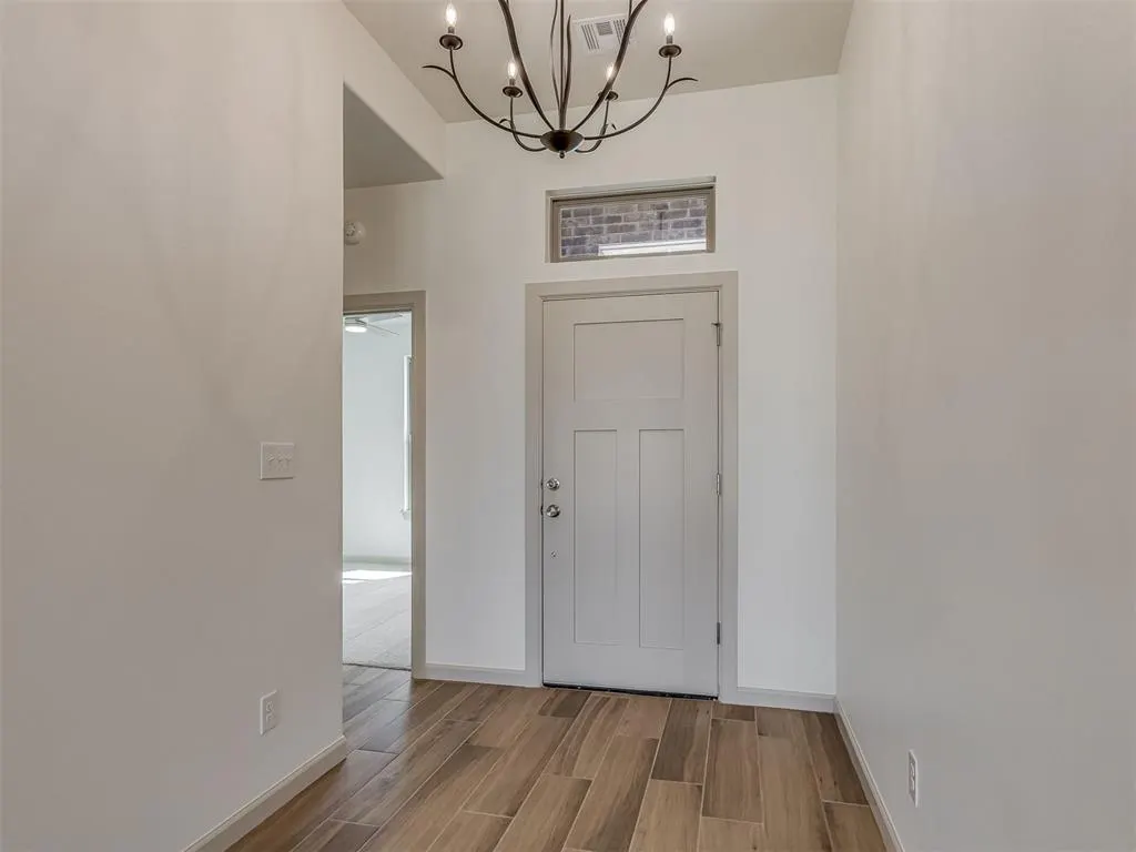 Photo 5 — 5013 Vine Cliff Road, Mustang, OK 73064