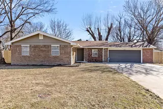 Sold home at 1100 N Doris Avenue