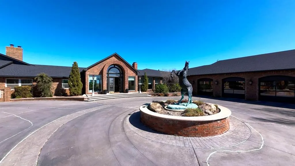 Front exterior — 184 W Meacham Road, Clinton, OK 73601