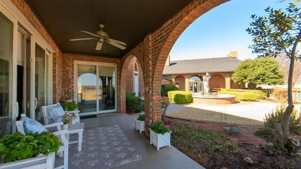 Photo 35 — 184 W Meacham Road, Clinton, OK 73601